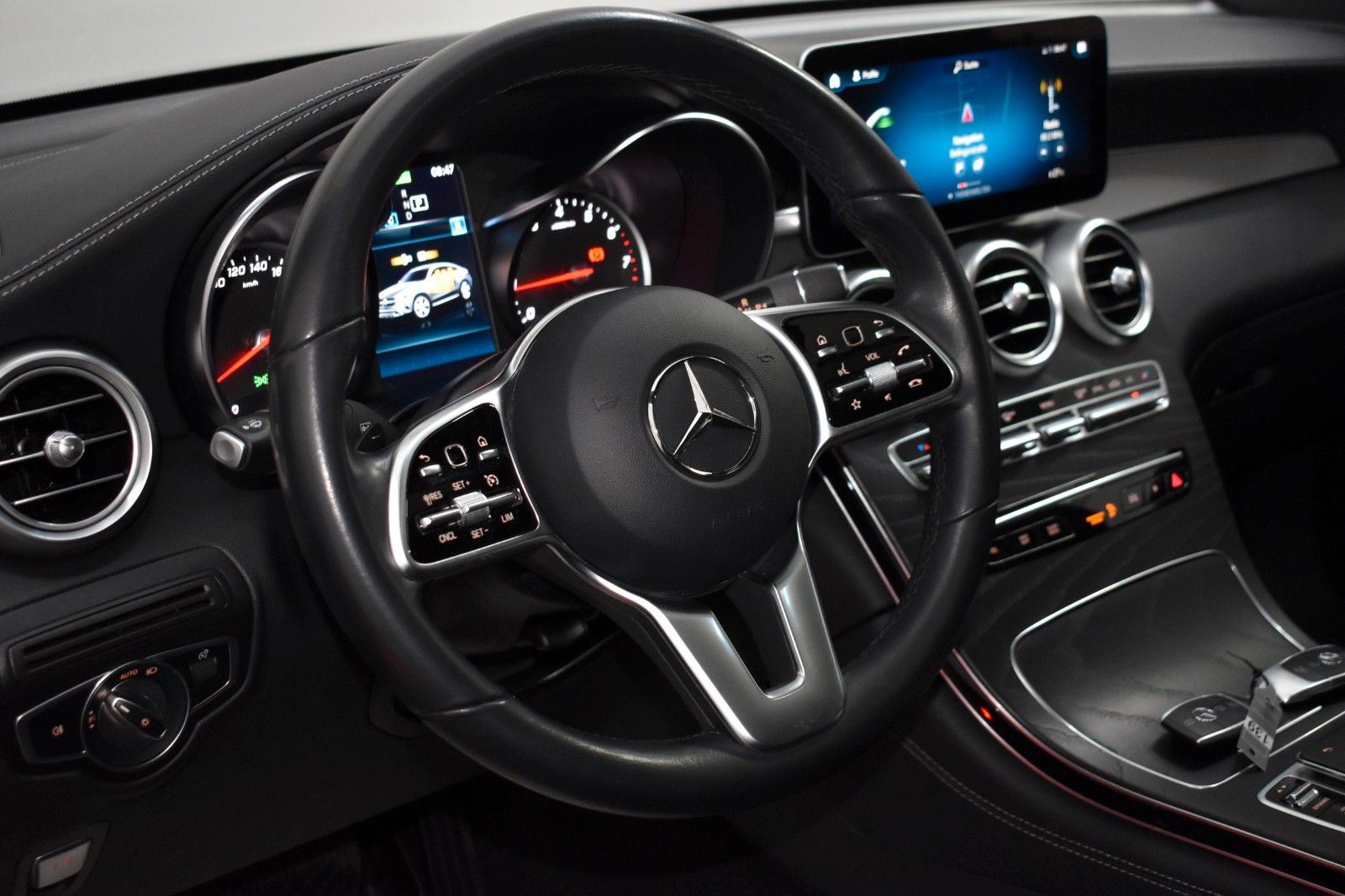 Fahrzeugabbildung Mercedes-Benz GLC 200 Coupe 4Matic,Leder,Navi,LED,Kam.,PanDach