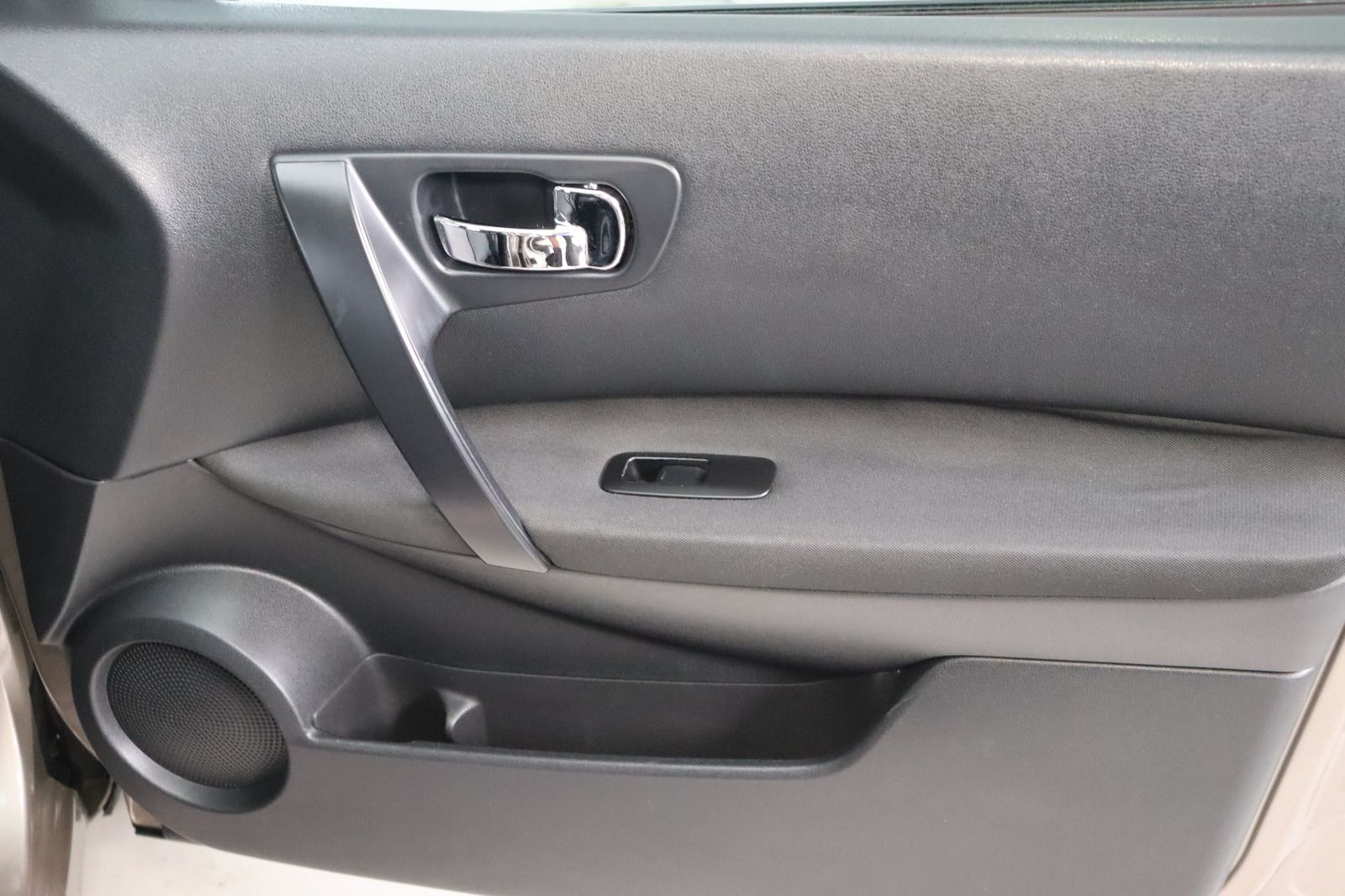 Fahrzeugabbildung Nissan Qashqai 2.0 Acenta 4X4 * AHK * LED *
