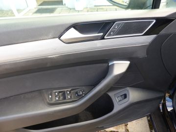 Volkswagen Passat - 11