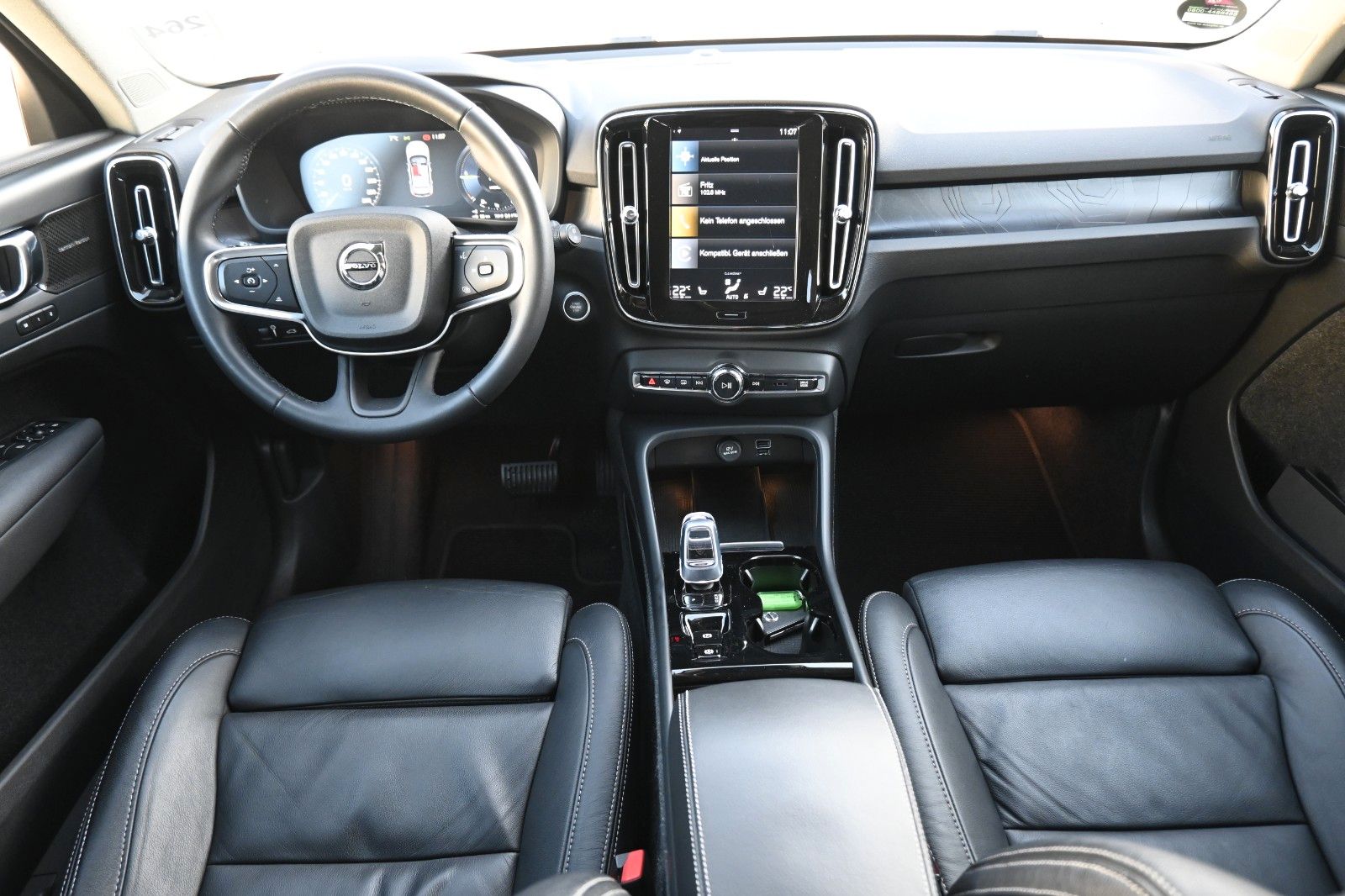 Fahrzeugabbildung Volvo XC40 T5 Recharge Plus Dark*H&K*BLIS*RFK*AHK