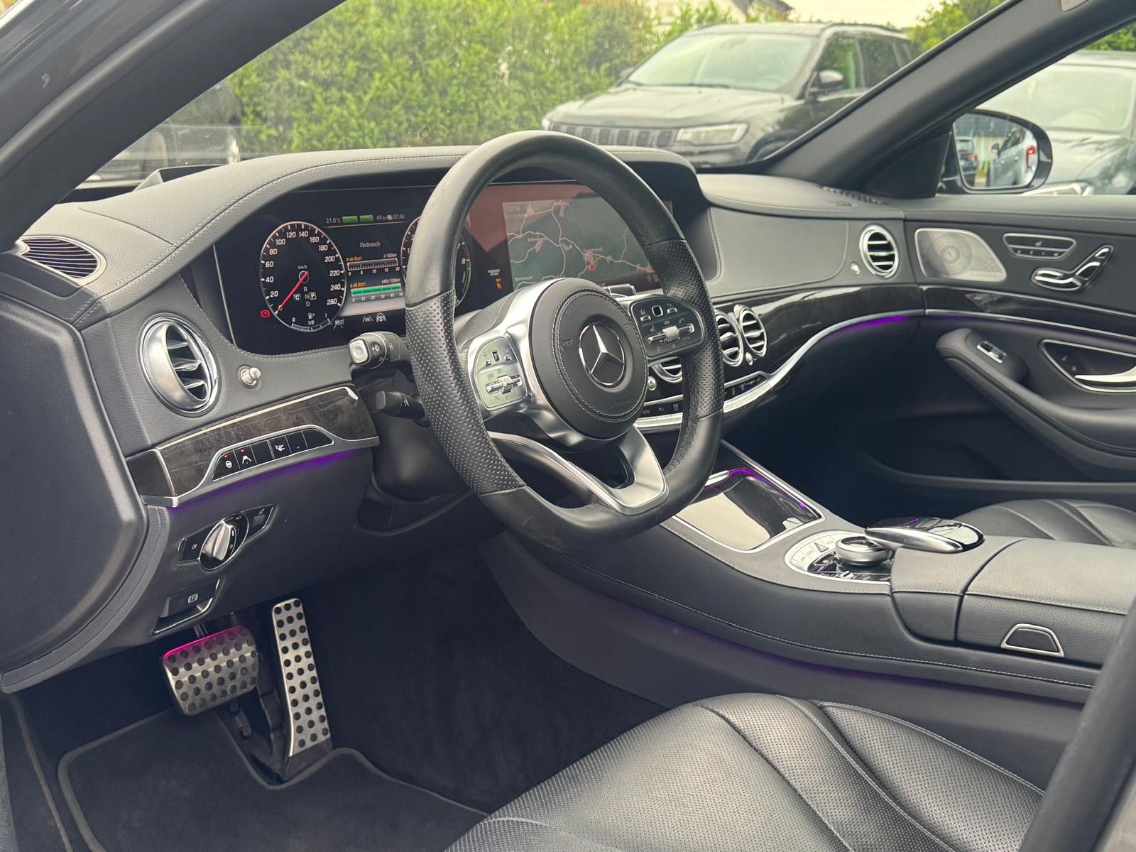 Fahrzeugabbildung Mercedes-Benz S 560 e L AMG-LINE+MEMO+LED+BURM+360°+HEAD-UP+