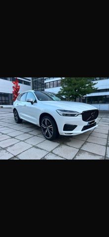 Volvo XC60 5D AWD 235PS R Design