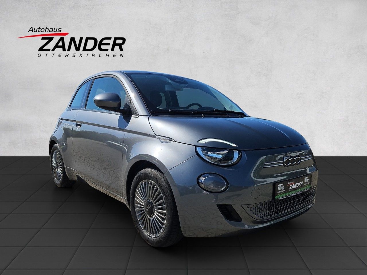 Fahrzeugabbildung Fiat 500 e Icon Batterieprotokoll,Tempomat,Navi