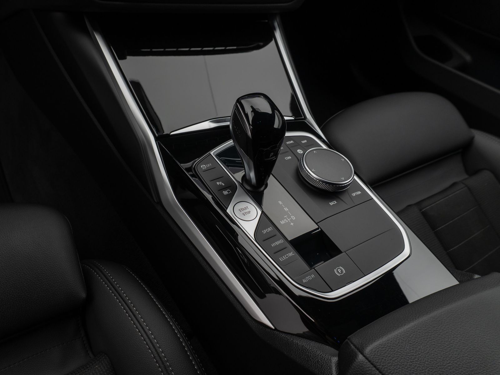 Fahrzeugabbildung BMW 320e  Sport Line DAB HiFi CockPitPro PDC Alarm