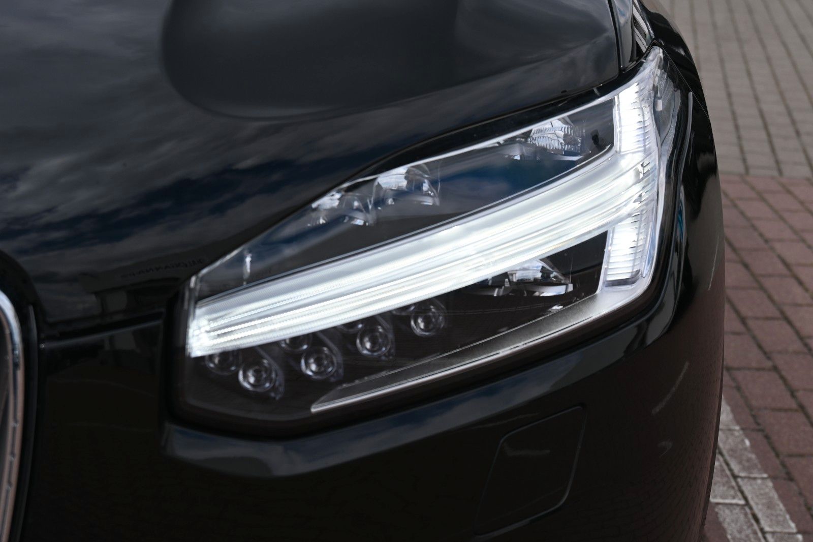 Fahrzeugabbildung Volvo XC90 B5D AWD Inscription*LUFT*STDHZG*360*AHK*ACC