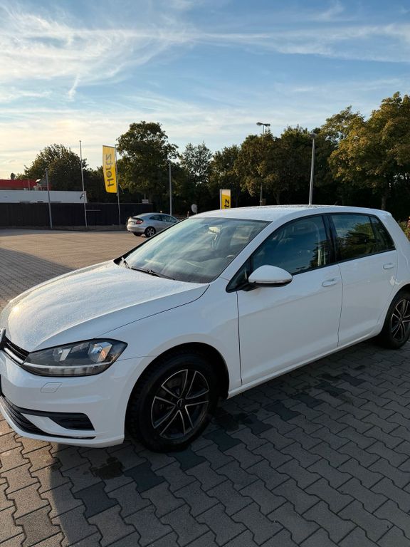 Image of Volkswagen Golf
