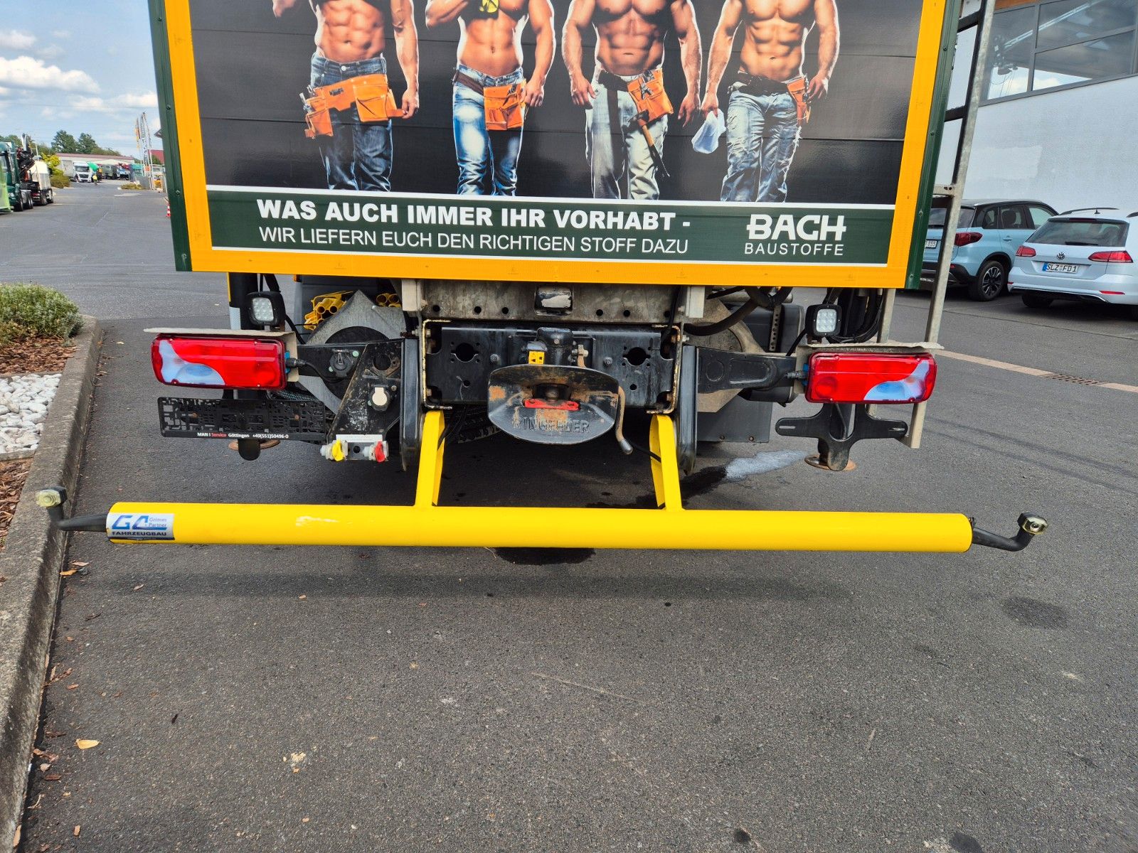 Fahrzeugabbildung MAN TGS 26.420 6x2-4 LL Hiab 177K PRO 2 Stück