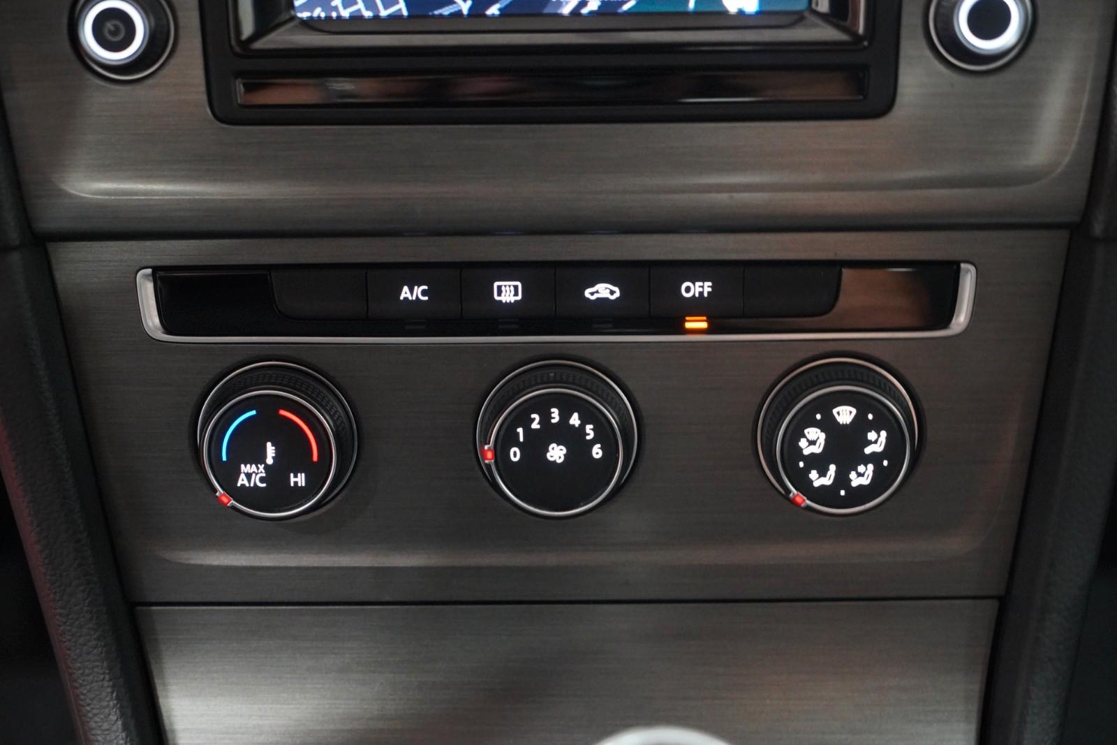 Volkswagen Golf 7 1.4 TSI Lim. Comfortline  6Gang*Klima*