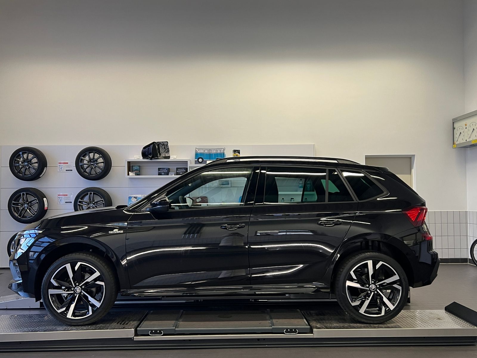 Fahrzeugabbildung SKODA Kamiq Monte Carlo 1.5 TSI DSG *AHK*