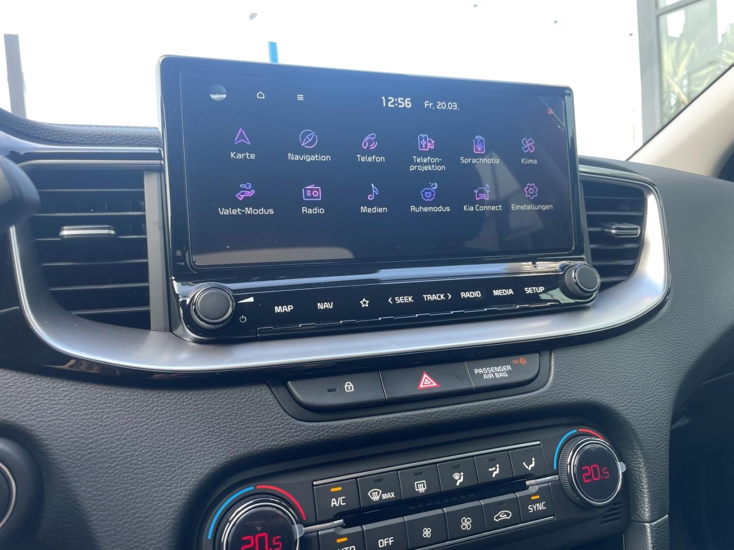 Kia Ceed_sw Ultimate Edition AppleCarPlay P8 P9