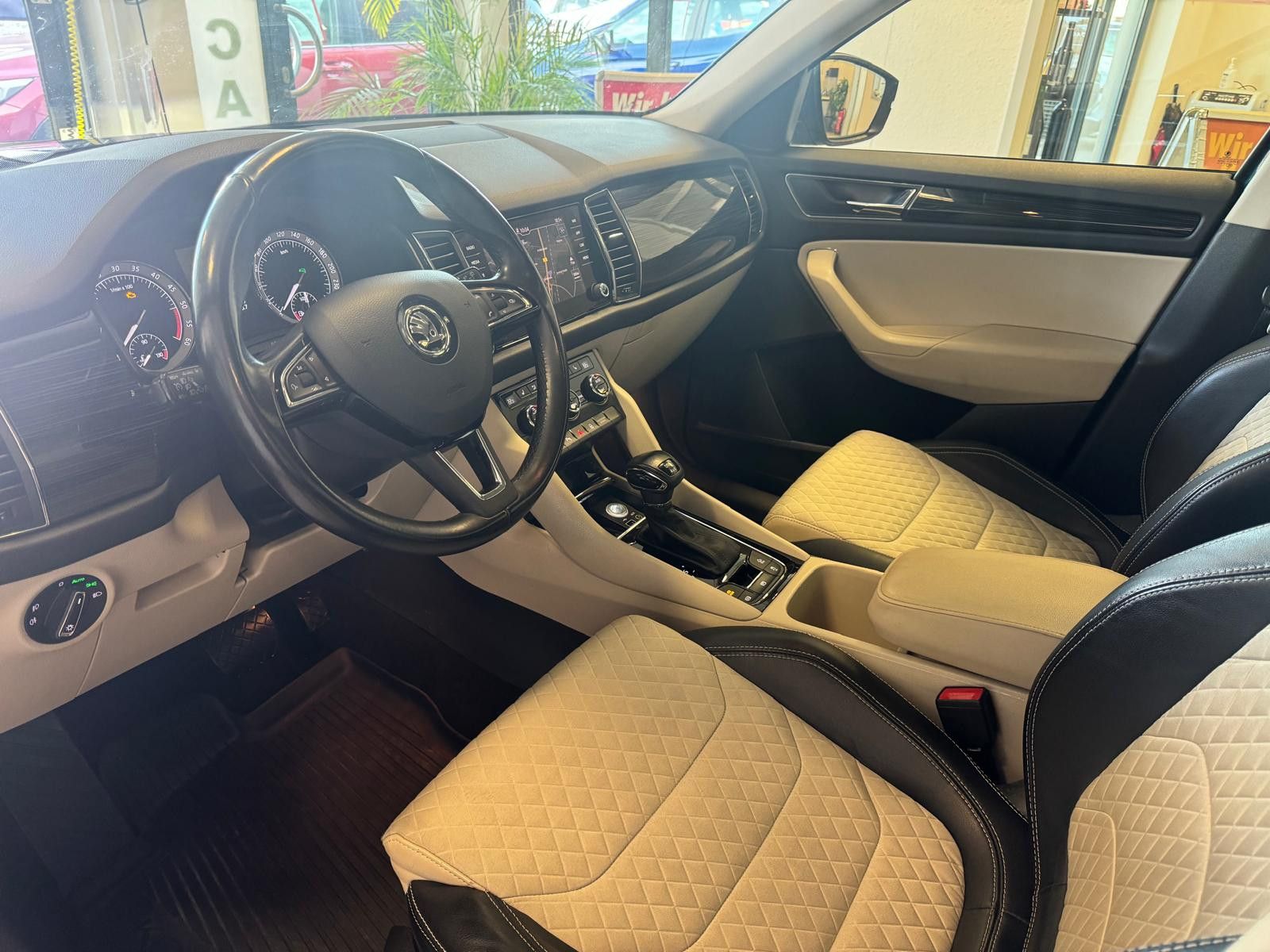 Fahrzeugabbildung SKODA Kodiaq Style 4x4/LED/PANORAMA/NAVI/CARPLAY