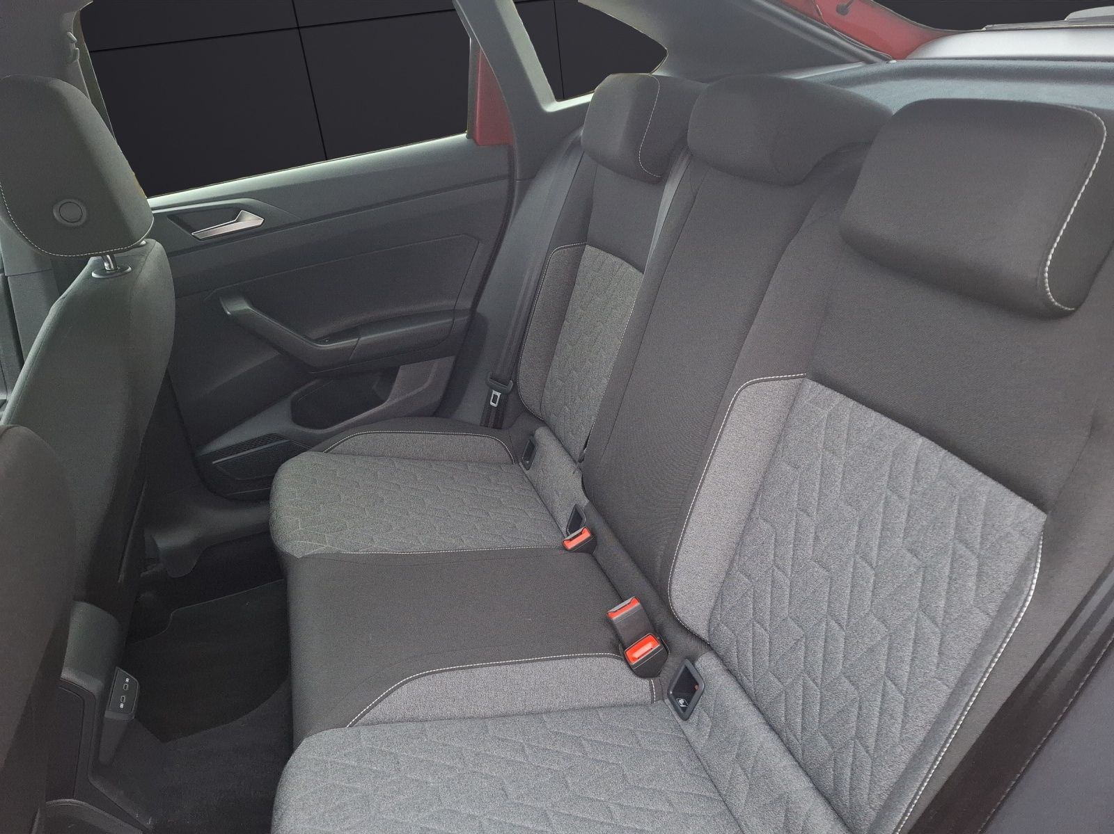 Fahrzeugabbildung Volkswagen Taigo Move DSG Matrix Navi ACC RFK SHZ AID