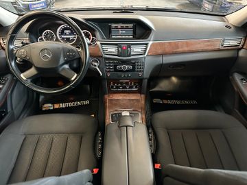 MYAUTOCENTER – Gebraucht- und Jahreswagen mit Werkstattservice in Pfaffenhofen Mercedes-Benz E 220 CDI Limousine BlueEfficiency *2. Hand*SHZ*