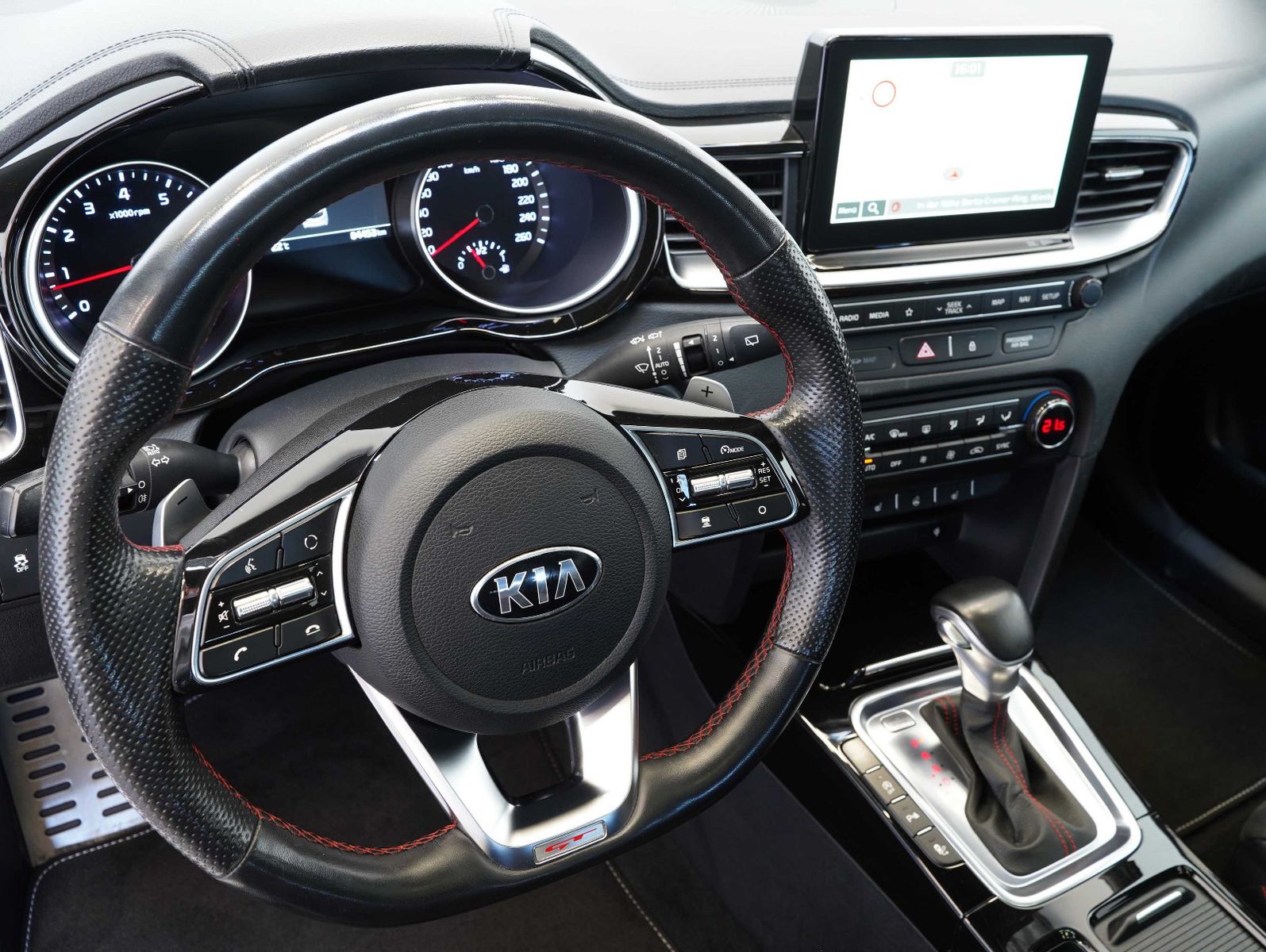 Fahrzeugabbildung Kia cee'd / Ceed 1.6T-GDI GT LED/NAVI/ACC/PANO