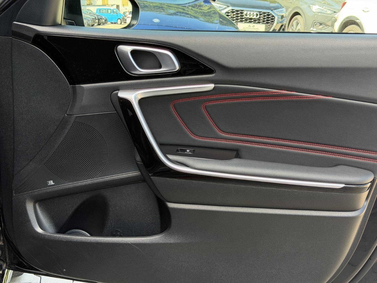 Kia Ceed GT/Automatik/LED/JBL/AHK/Alcantara/47700km