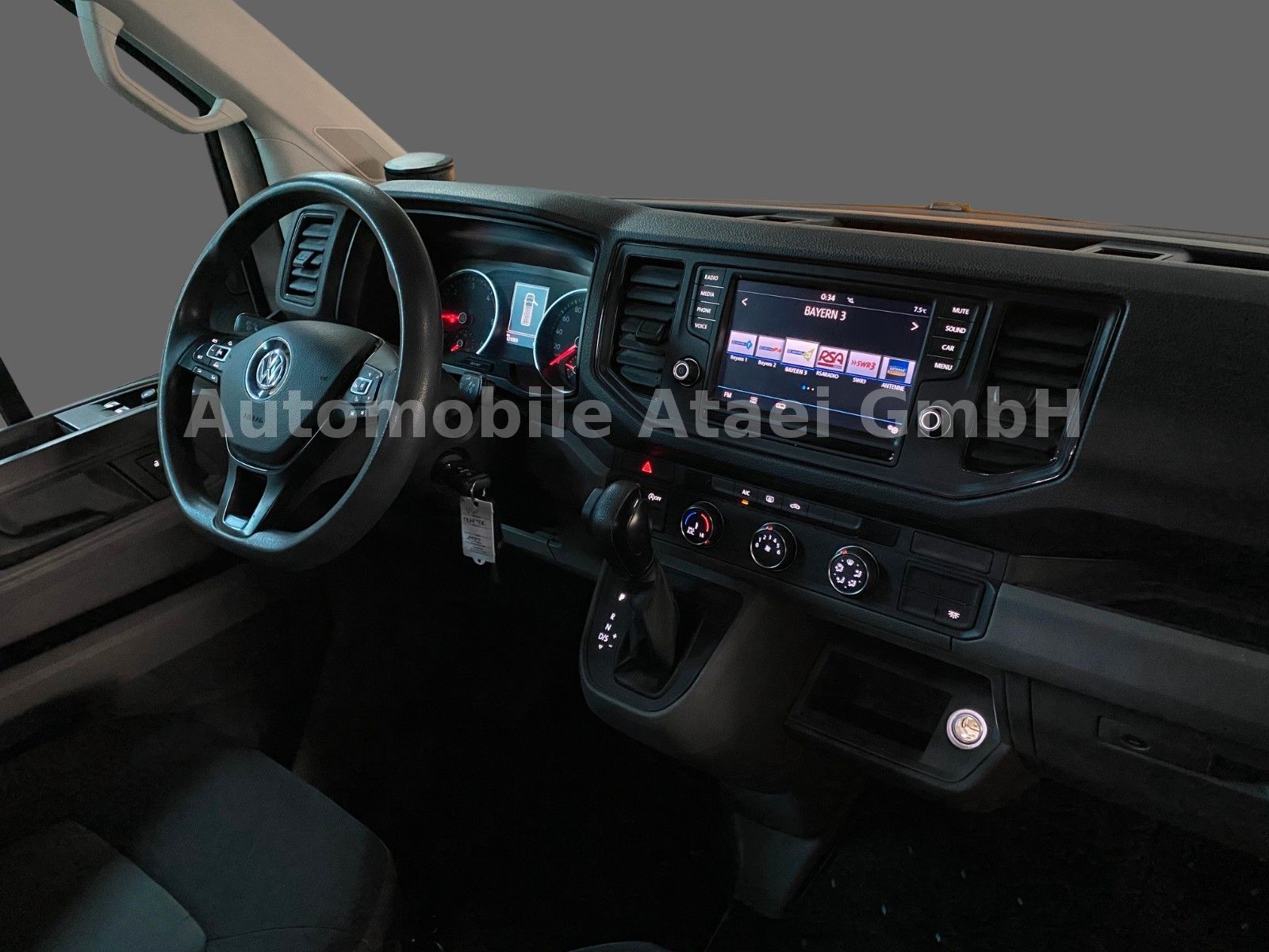 Fahrzeugabbildung Volkswagen Crafter 35 Automatik AHK+KAMERA+TEMPOMAT (1582)