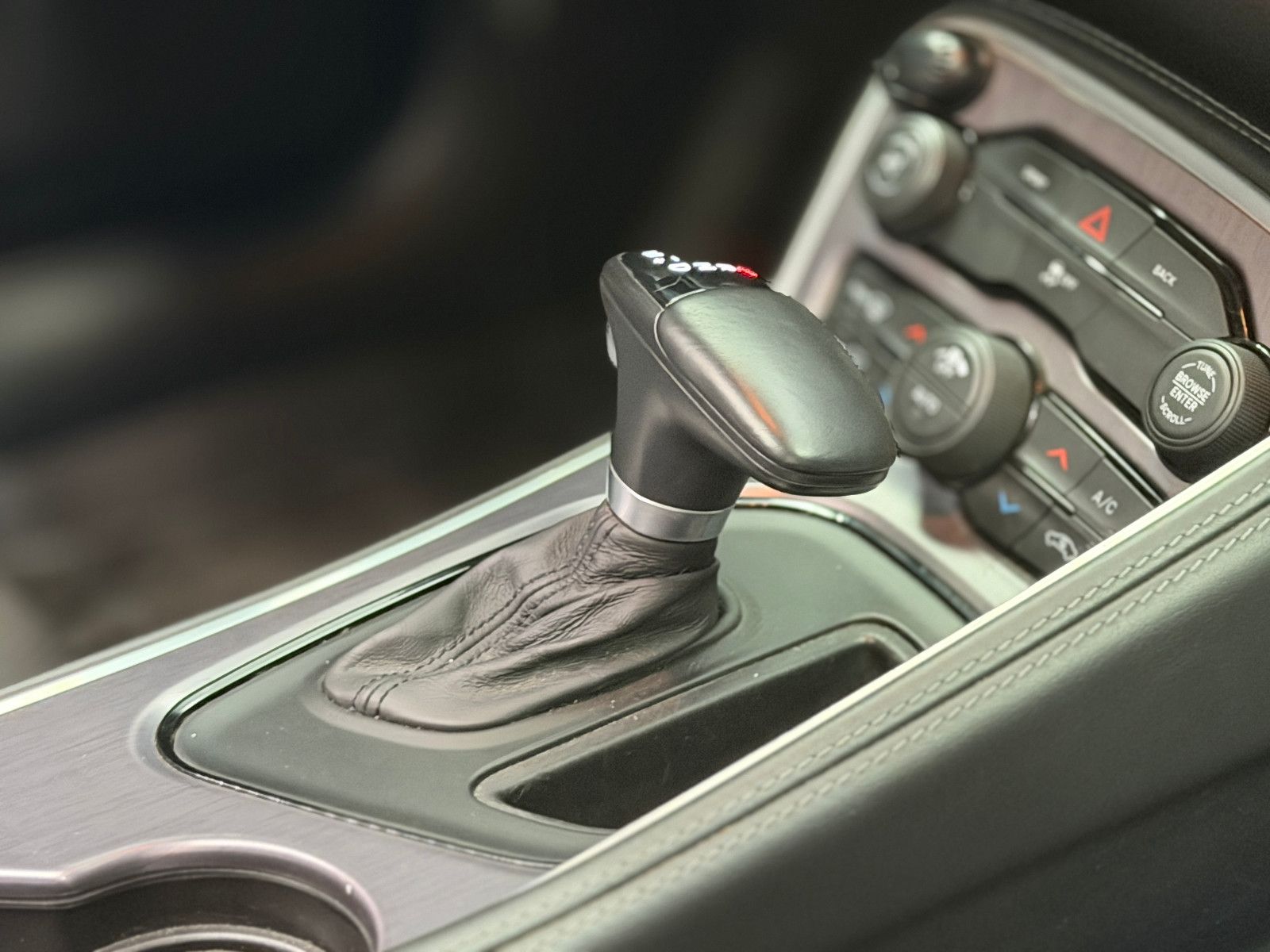 Fahrzeugabbildung Dodge Challenger 5.7 RT|LEDER|NAVI|SCHIEBEDACH|