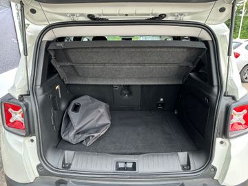Fahrzeugabbildung Jeep Renegade Limited Navi ACC 1. Hand
