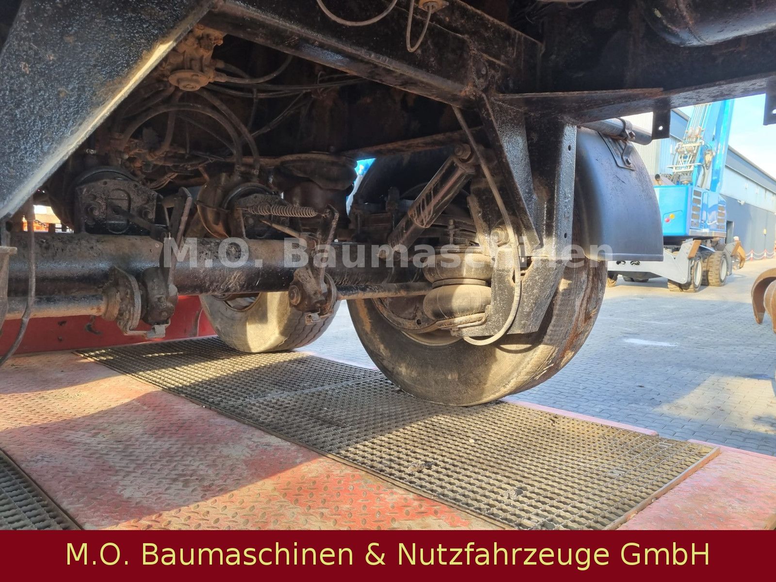Fahrzeugabbildung Schwarzmüller HKS 32 / 32 t / 5,6 t / Stahlkippermulde / 23 m³