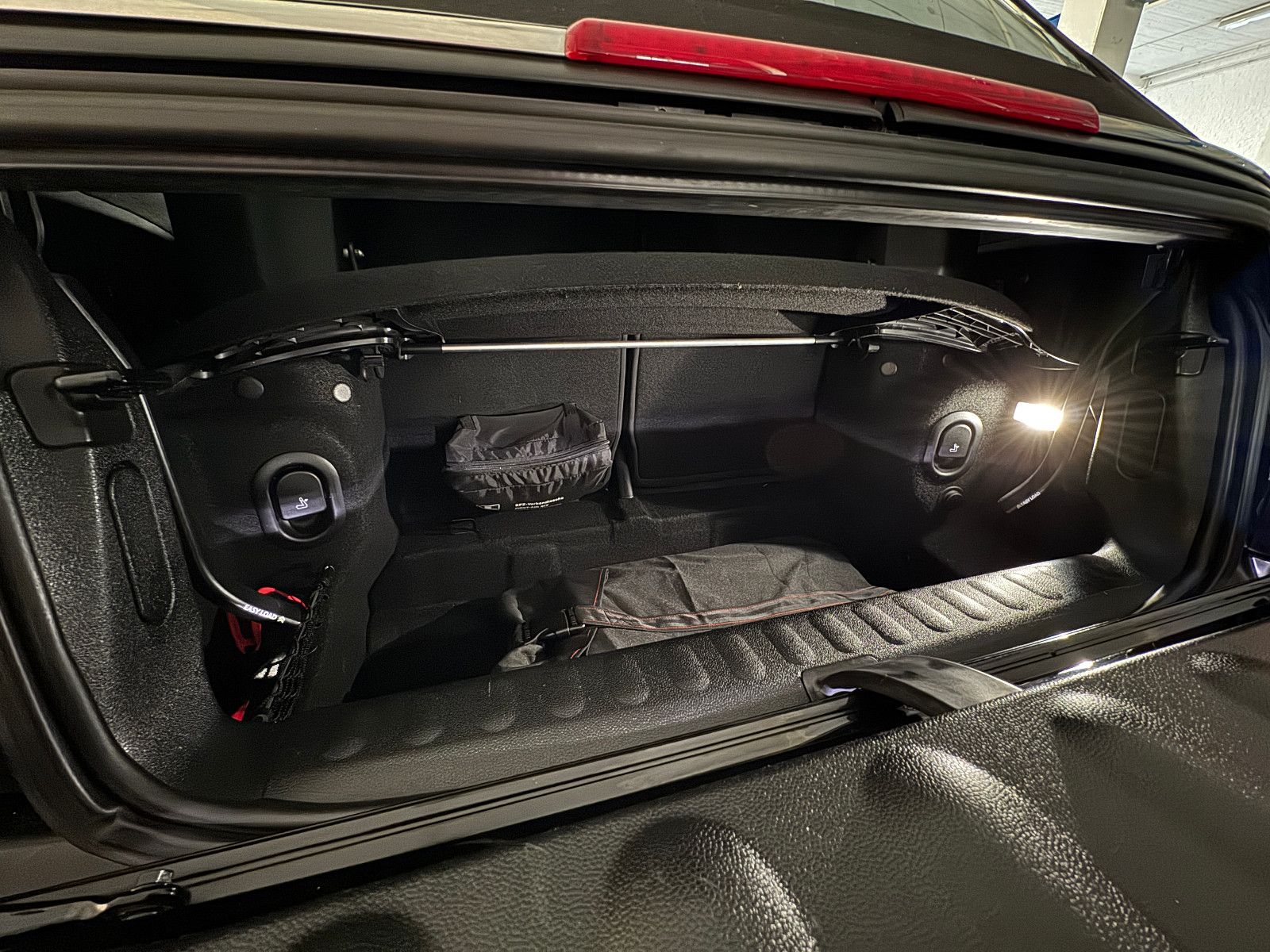 Fahrzeugabbildung MINI Cooper S Cabrio NAVI PROF LED LEDER ASSISTENZ+