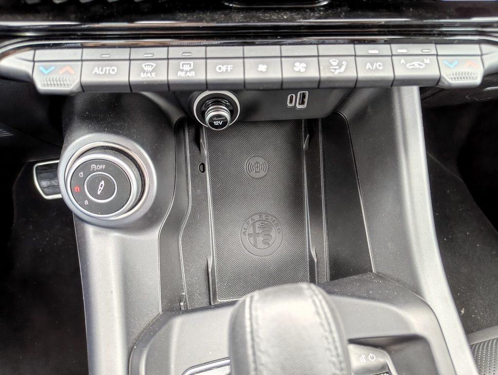 Fahrzeugabbildung Alfa Romeo Tonale Veloce 1.5 VGT + wenig Kilometer