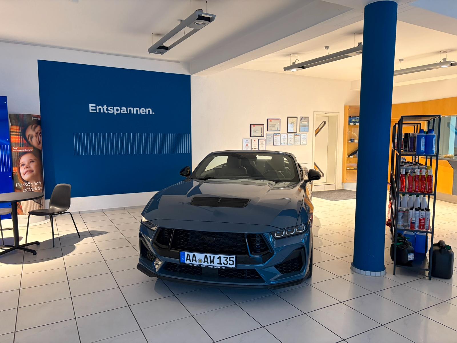 showroom-image-top