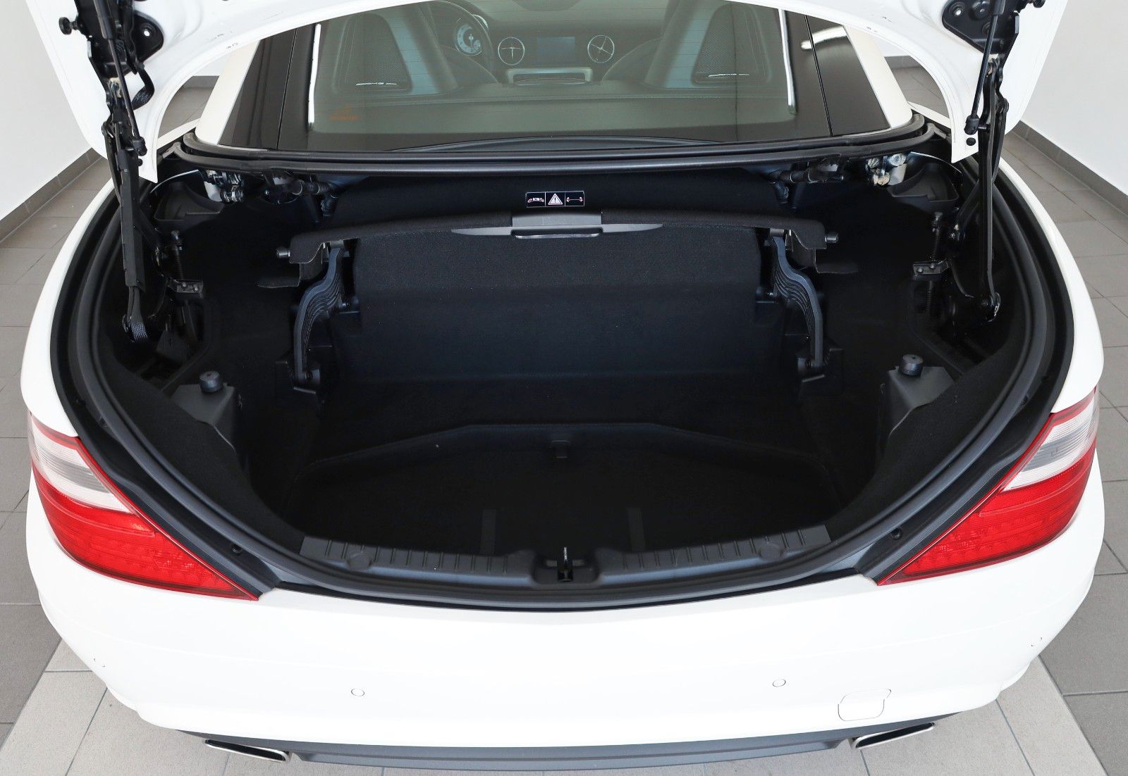 Fahrzeugabbildung Mercedes-Benz SLK 200 AMG Line Leder,Panorama,Navi,Airscarf