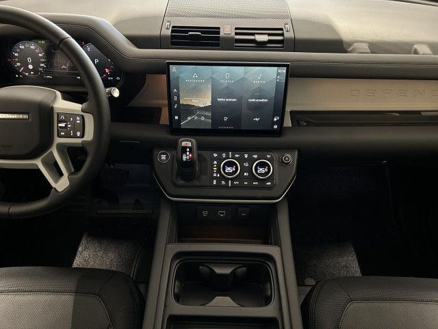 LAND-ROVER Defender 2023