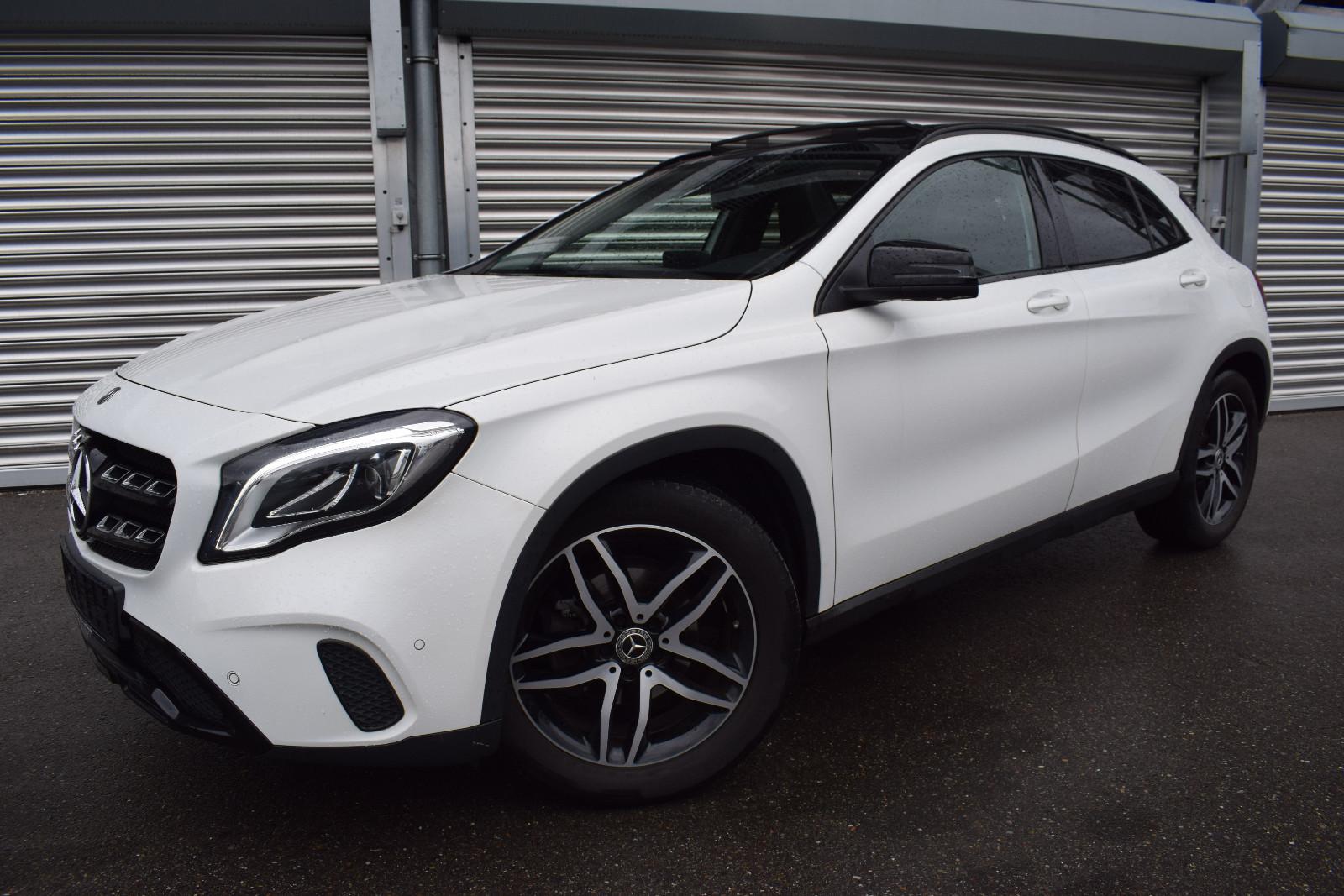 Mercedes-Benz GLA 180 Urban Night/Panorama/360°Cam/Sitzhzg/LED