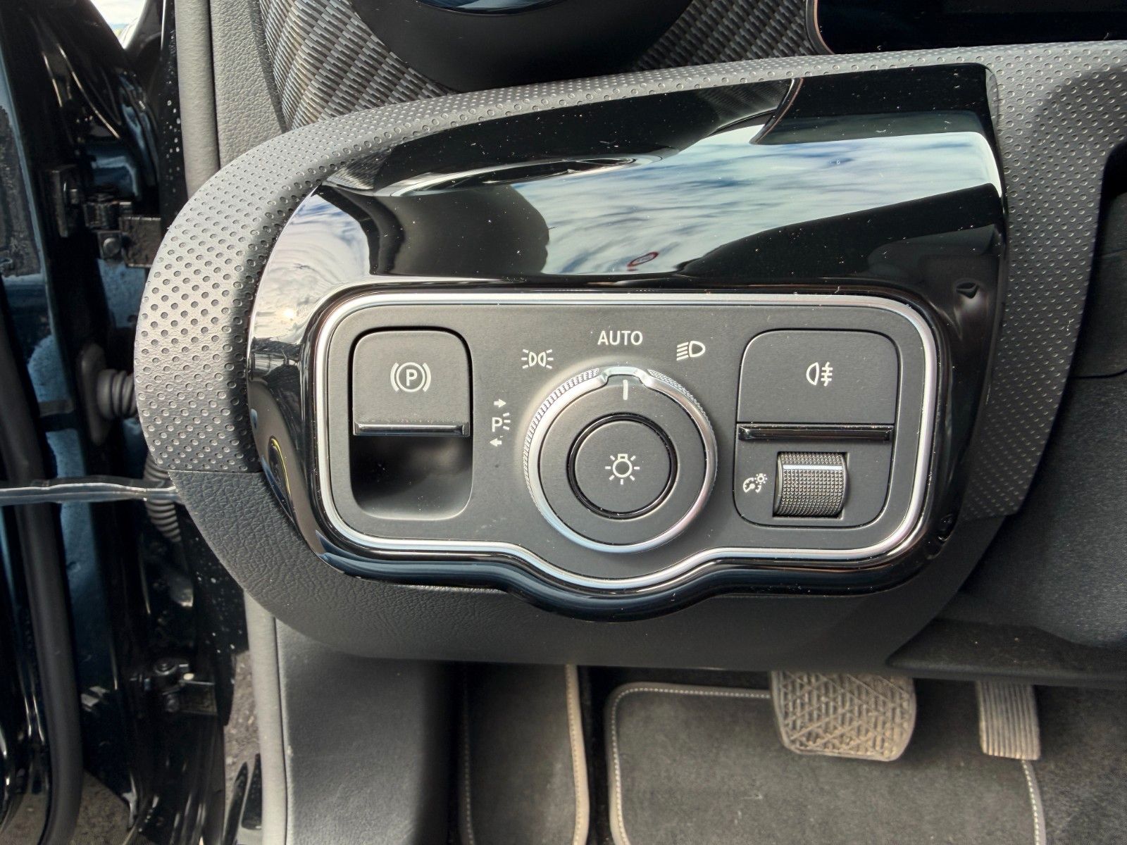 Fahrzeugabbildung Mercedes-Benz A 250 e Progressive AHK+R-Kamera+Carplay+WinterP
