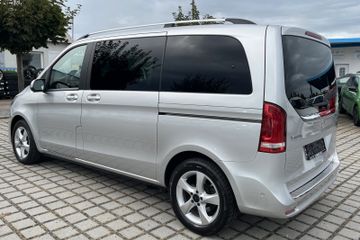 Mercedes V 220 - 6