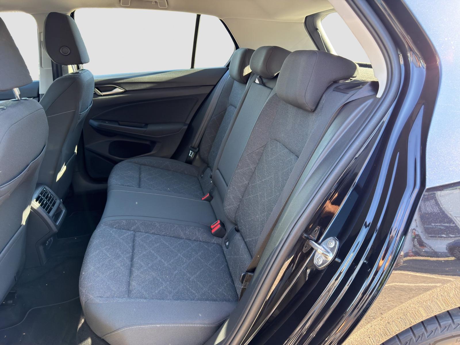 Volkswagen Golf VIII Life 1.5 TSI Pano Winter LED Virtual, миниатюра 10