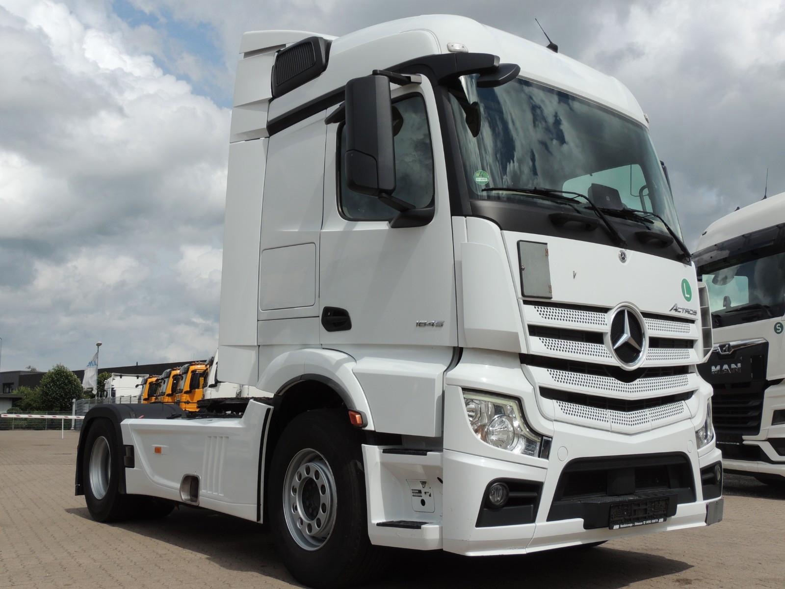 Mercedes-Benz 1845 StreamSpace/Retarder/2 x Tank