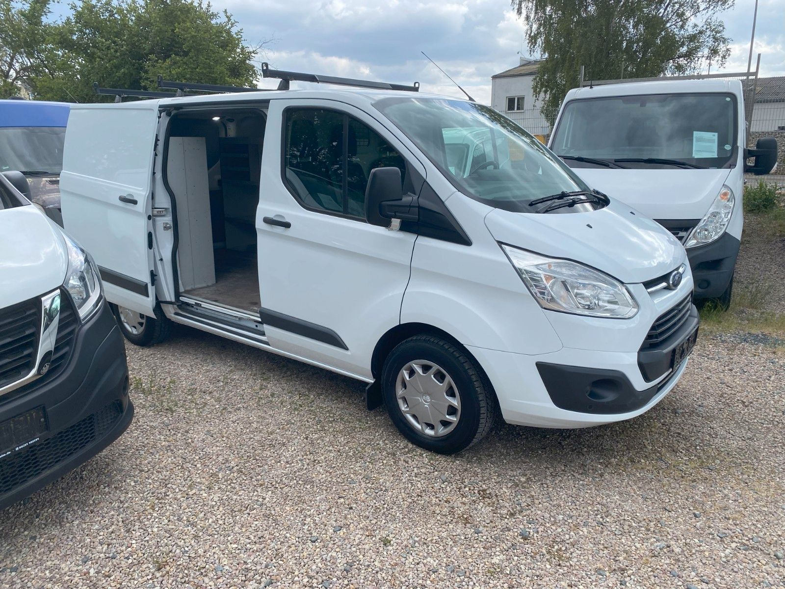 Fahrzeugabbildung Ford TransitCustomKasten270 L1 TrendAHKRegale,61563Km