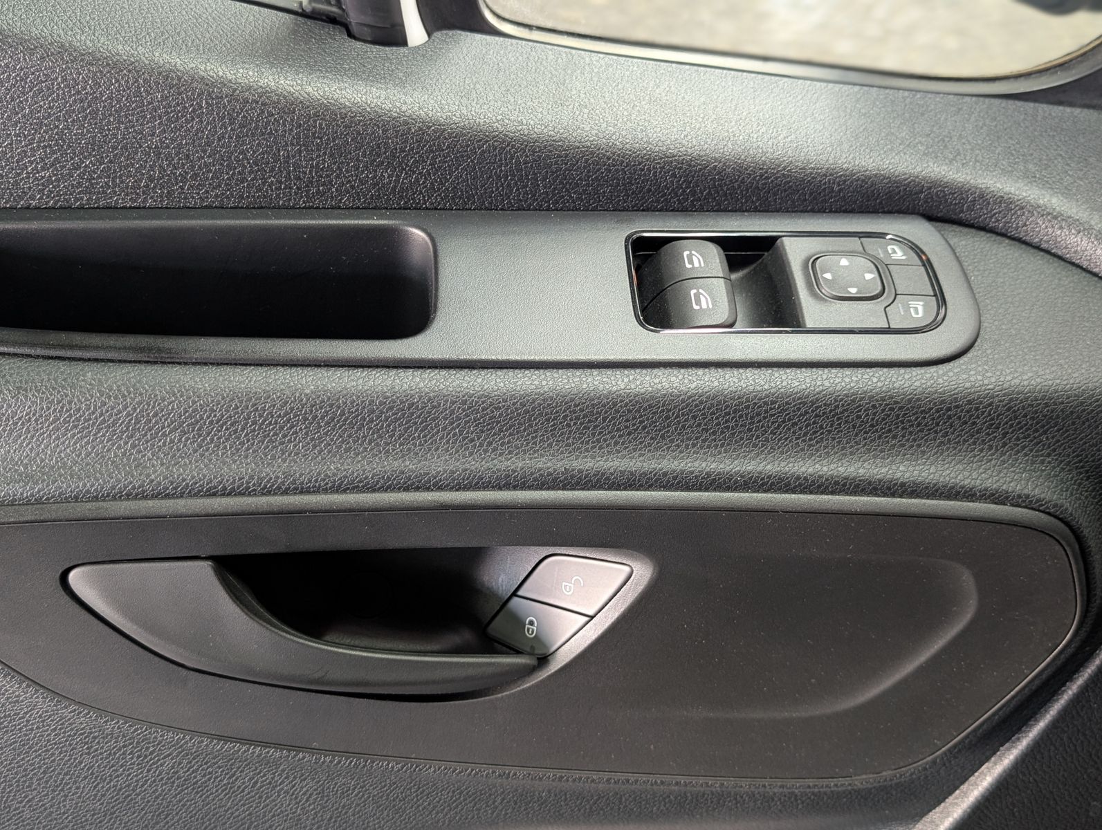 Fahrzeugabbildung Mercedes-Benz Sprinter III 311 2.0 CDI L2 MBUX KAM APP