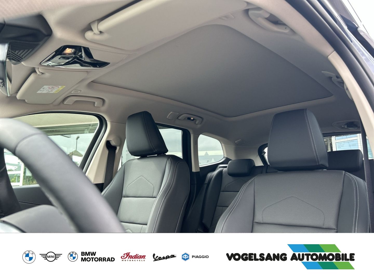 Fahrzeugabbildung BMW iX1 xDrive 30e xLine Park-Assistent HUD AD AHK-k