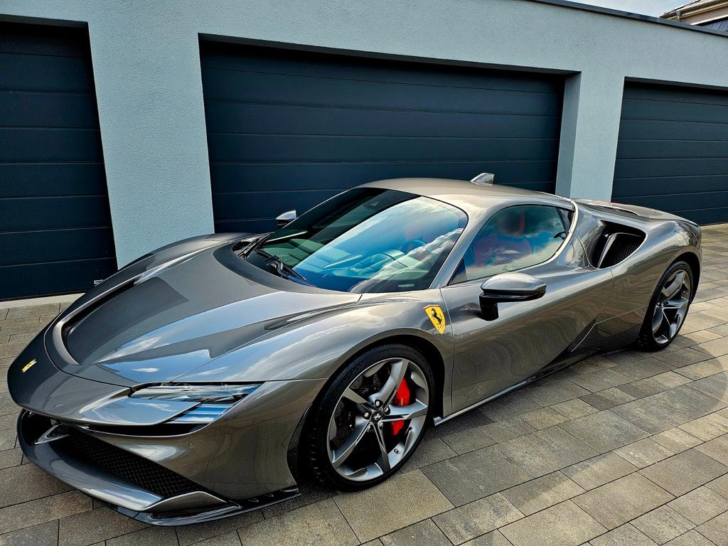 Ferrari SF90
