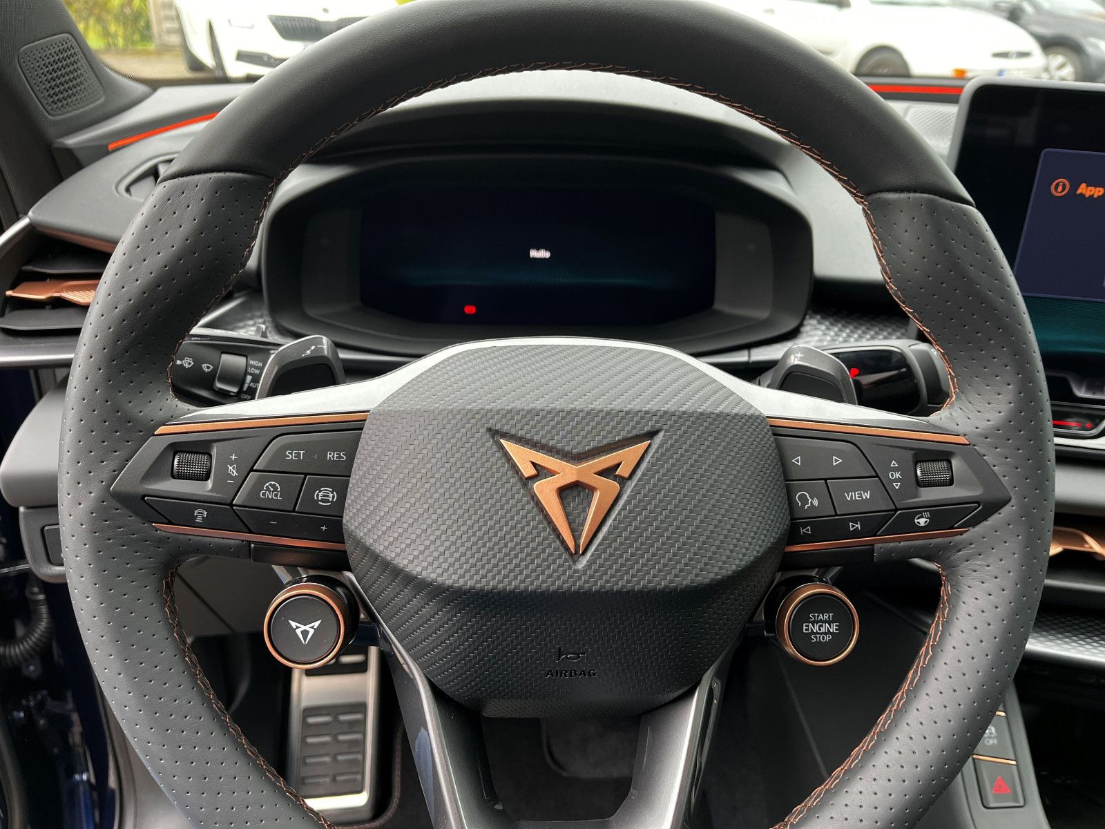Fahrzeugabbildung CUPRA Terramar 2.0 TSI 4Drive VZ AHK PANO 20" SENN HUP