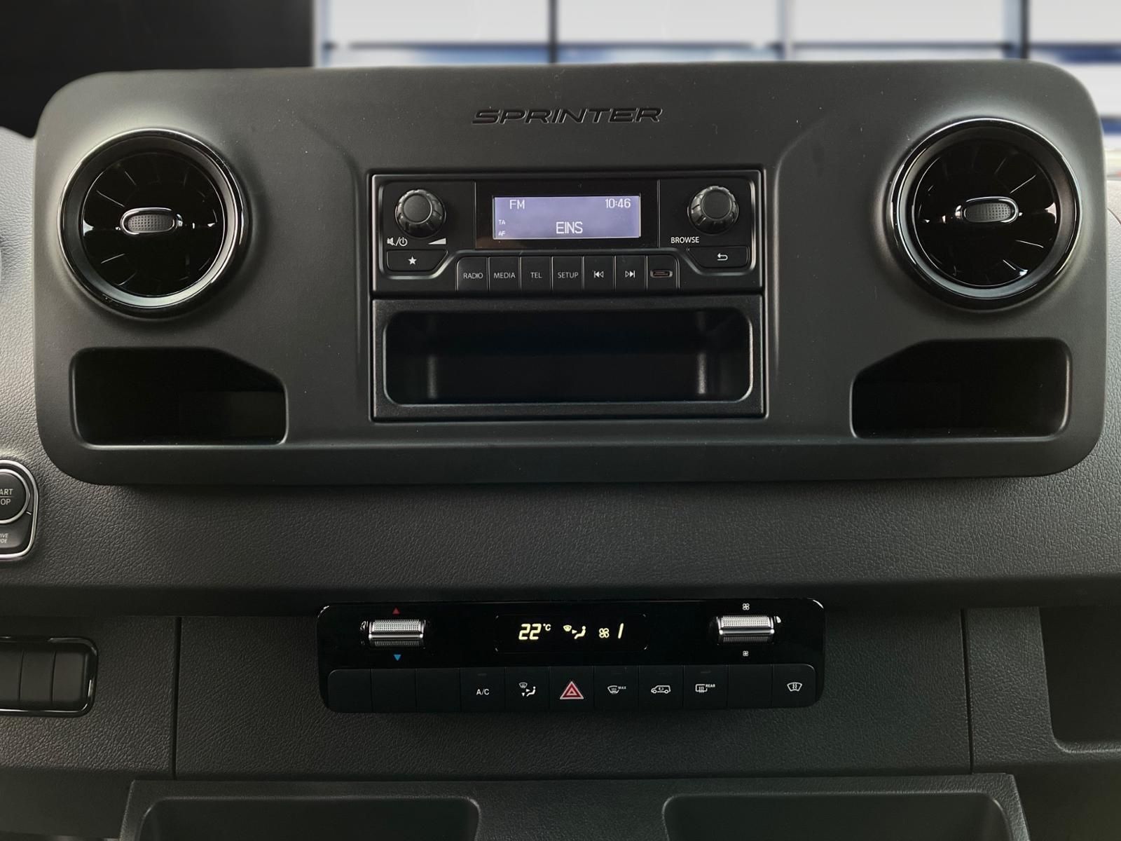 Fahrzeugabbildung Mercedes-Benz eSprinter 312 Sprinter Kasten L2H2 AUT DynLicht