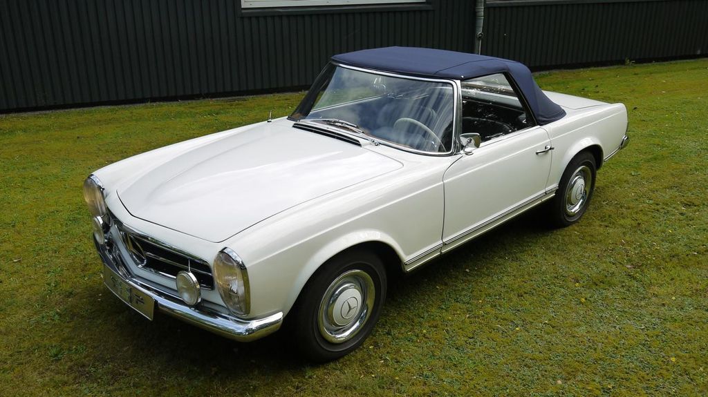 Mercedes-Benz SL 230