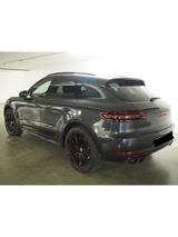 Porsche Macan Turbo mit Performance Paket / Approved - Porsche Macan Turbo-mit-Performance-Paket