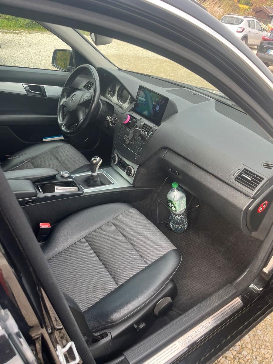 Mercedes-Benz C180 2009 — photo 8