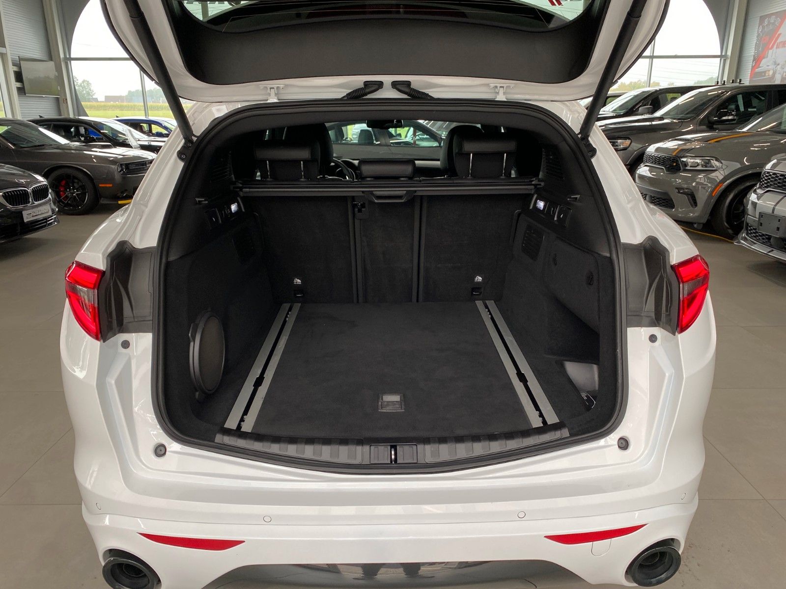 Fahrzeugabbildung Alfa Romeo Stelvio 2.0T Veloce Q4 ACC 20" Leder VOLL