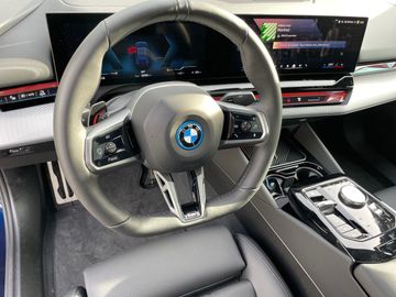 BMW i5 eDrive40 Limousine M Sportpaket Head-Up DAB