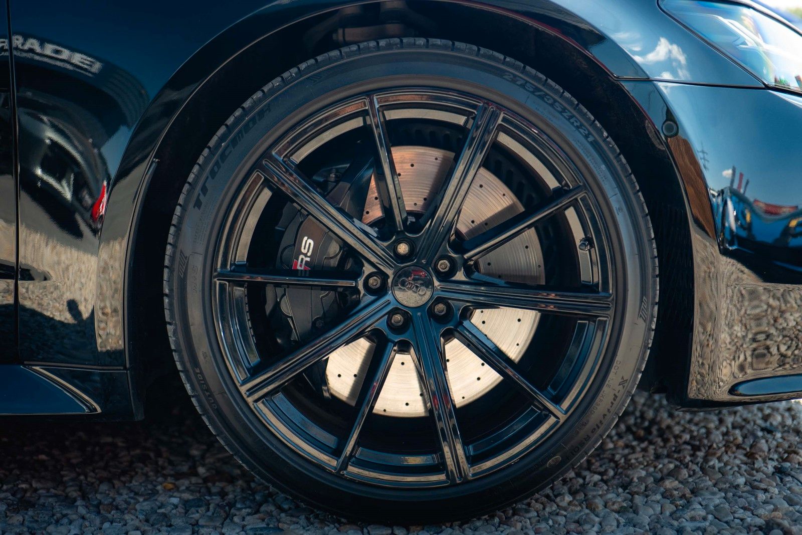 Fahrzeugabbildung Audi RS7 4.0 TFSI quattro | SKY Lounge | Pano | LASER