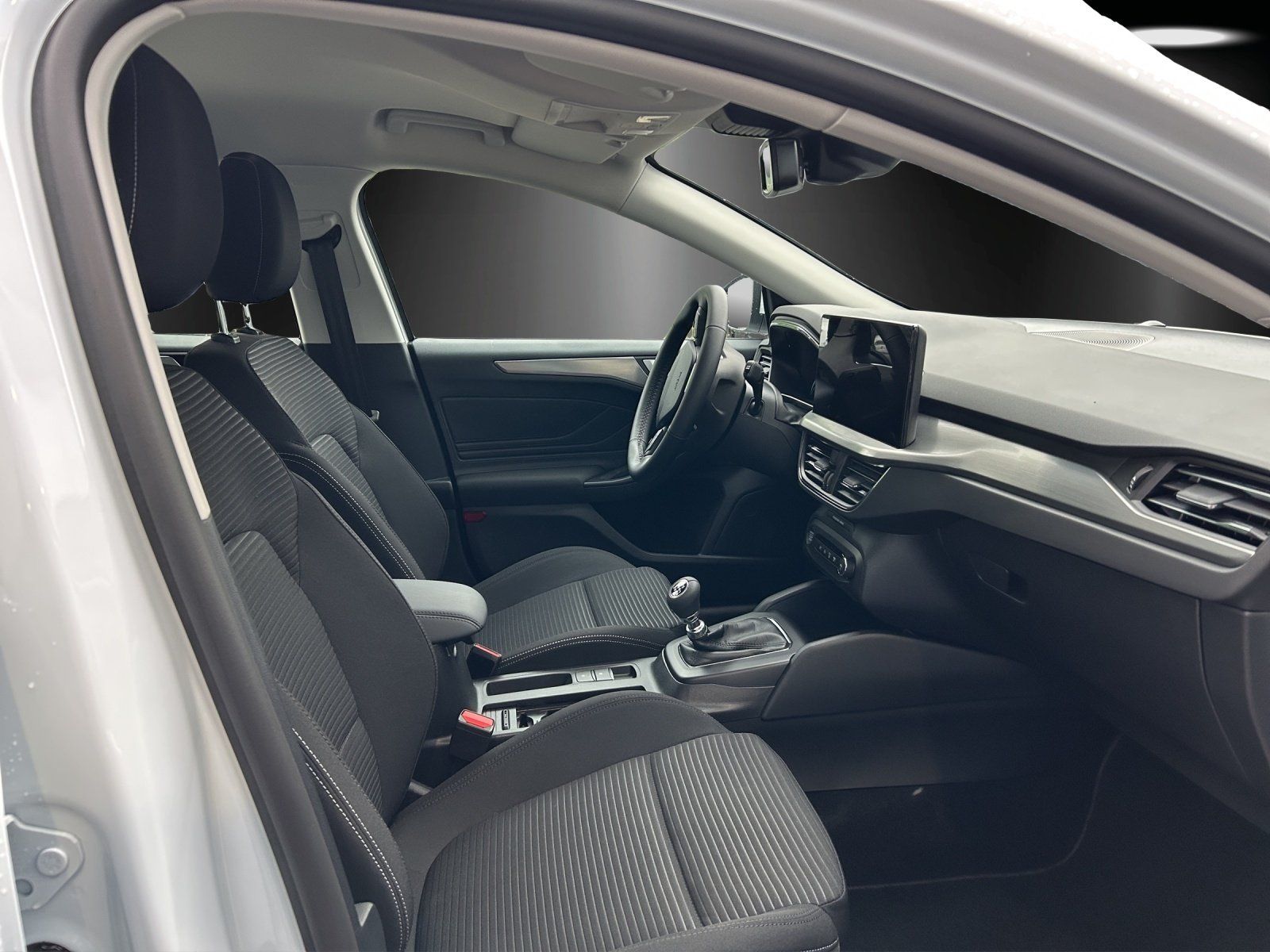 Fahrzeugabbildung Ford Focus Titanium Turnier Winter P. e.Call Kamera