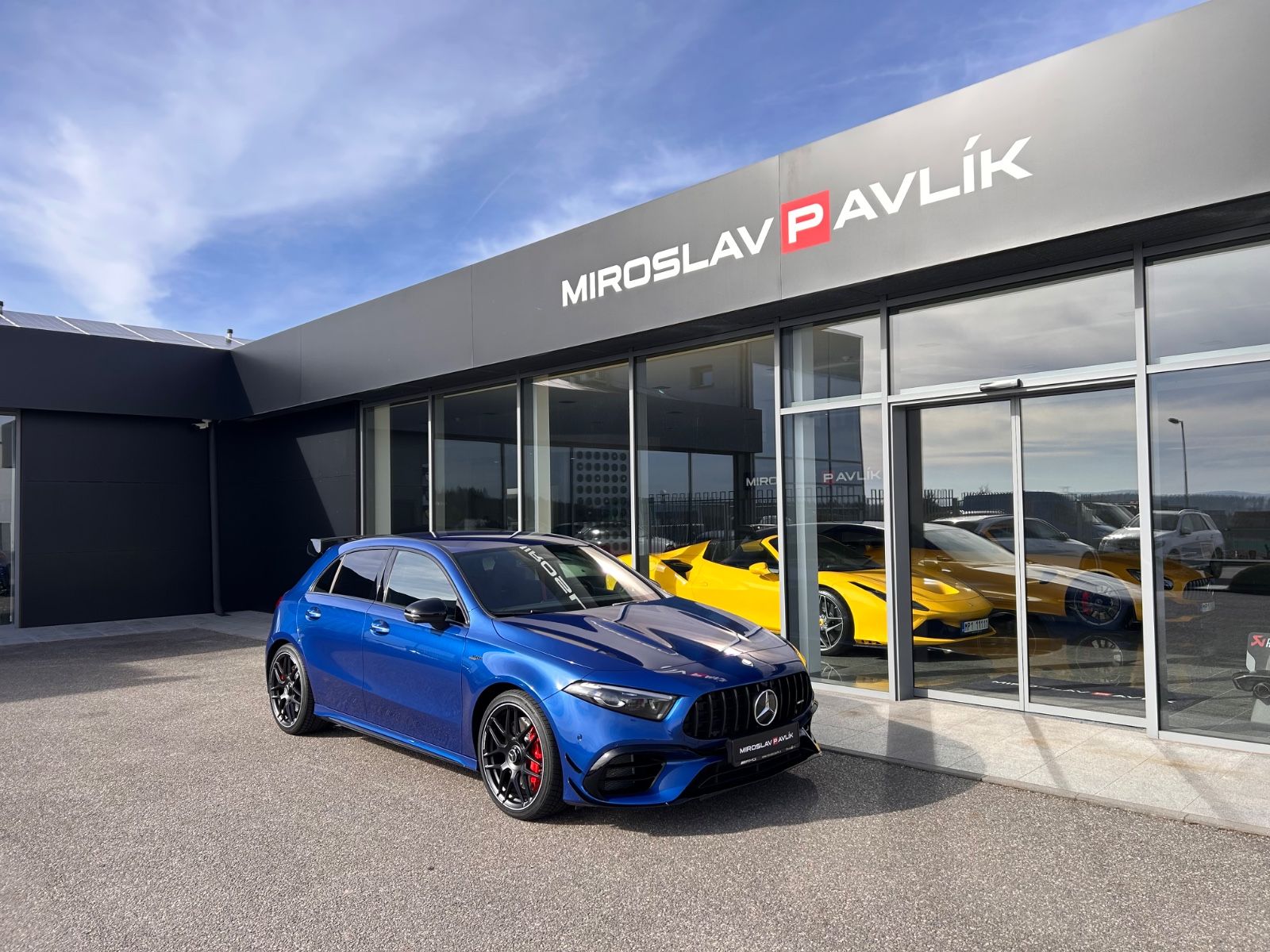 MERCEDES-BENZ A 45 S AMG 4MATIC+ AKRAPOVIČ