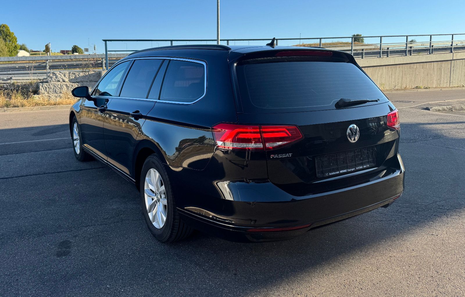 Volkswagen Passat Variant 2.0 TDI DSG LED Virt ACC Navi Cam imagem 3