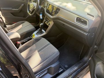 Volkswagen T-Roc - 11