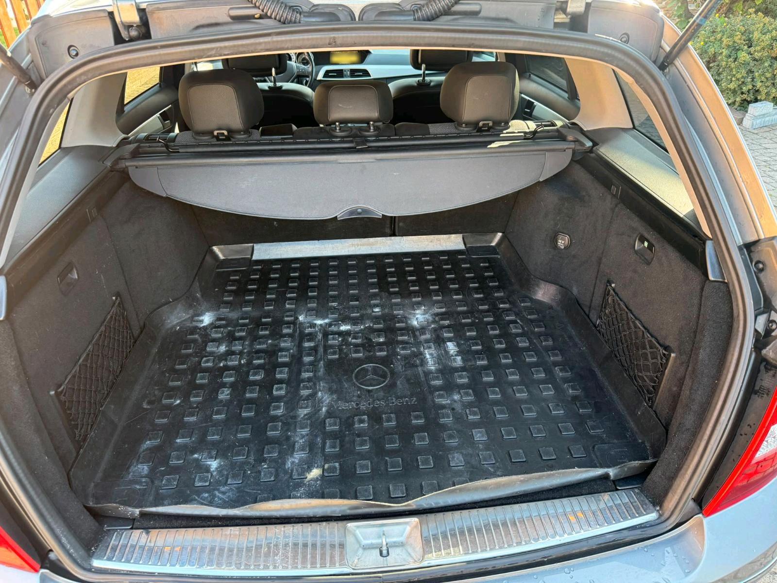 Mercedes-Benz C220 2012 — photo 8